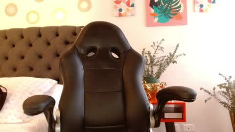 Valen Ferrer online show from April 8, 10:21 pm