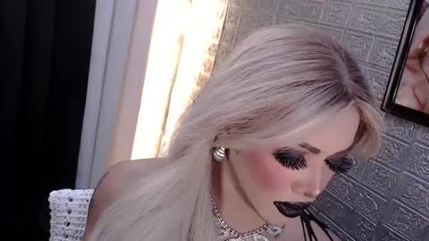 Amanda online show from November 12, 4:35 am