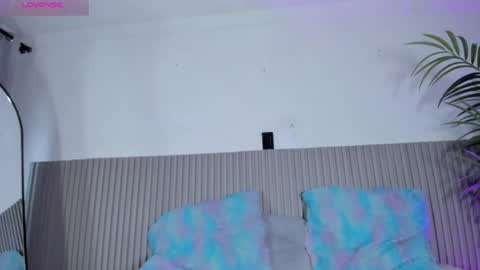 Snapshot of valentina_lux1 chatting on June 2, 7:16 pm Valentina online show from June 2, 7:16 pm