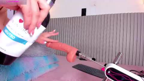 Snapshot of valentina_lux1 chatting on June 8, 8:31 pm Valentina online show from June 8, 8:31 pm