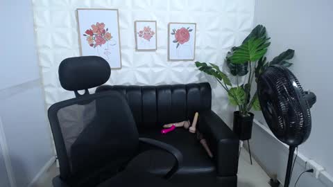 Valentina  online show from February 12, 1:52 am