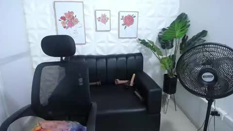 Valentina  online show from February 13, 9:27 pm