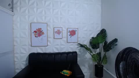 Valentina  online show from February 21, 10:37 pm