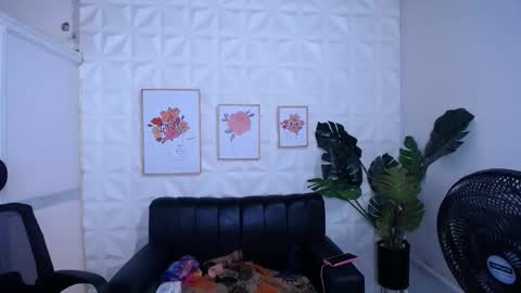 Valentina  online show from February 12, 7:53 pm