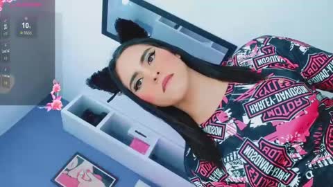 Snapshot of valentina_princess_ chatting on March 10, 5:43 am valentina_princess_ online show from March 10, 5:43 am