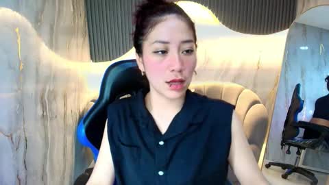 Snapshot of valentina_r_ chatting on November 13, 4:11 am Valentina online show from November 13, 4:11 am