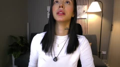 Snapshot of valentina_vegaa chatting on July 30, 2:27 pm Val online show from July 30, 2:27 pm