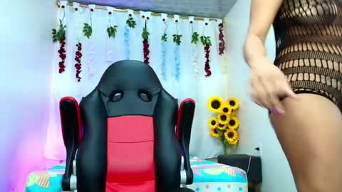 valentina_y_sneiderr online show from July 25, 1:04 am