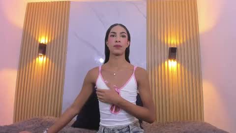 valentinaliux_ online show from April 23, 11:31 am