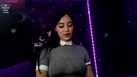 valentinarojass_ online show from April 15, 8:09 pm