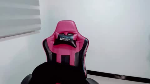 Snapshot of valentinasweet_ chatting on February 7, 1:31 am Valentina online show from February 7, 1:31 am