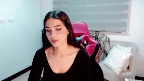 Snapshot of valentinasweet_ chatting on February 15, 1:13 am Valentina online show from February 15, 1:13 am