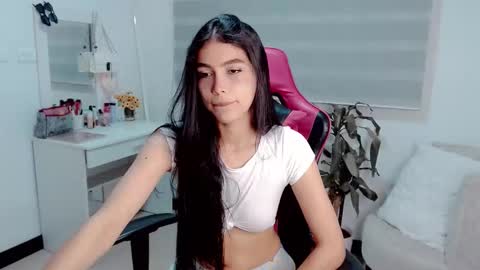 Snapshot of valentinasweet_ chatting on March 12, 3:23 am Valentina online show from March 12, 3:23 am