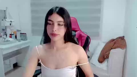 Snapshot of valentinasweet_ chatting on March 14, 4:18 am Valentina online show from March 14, 4:18 am