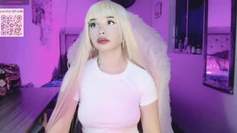 Danielle  Please help me to reach 300 thumbs up online show from March 5, 12:17 am