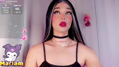 Snapshot of valentinne_marian chatting on December 21, 9:01 am Marian online show from December 21, 9:01 am