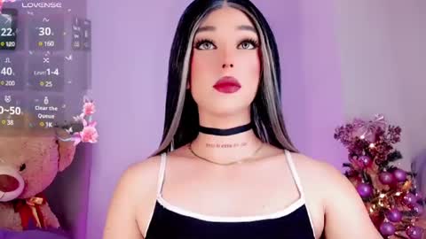 Snapshot of valentinne_marian chatting on December 29, 9:39 am Marian online show from December 29, 9:39 am