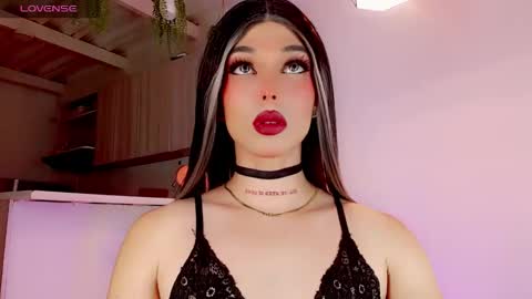 Snapshot of valentinne_marian chatting on February 23, 7:22 am Marian online show from February 23, 7:22 am