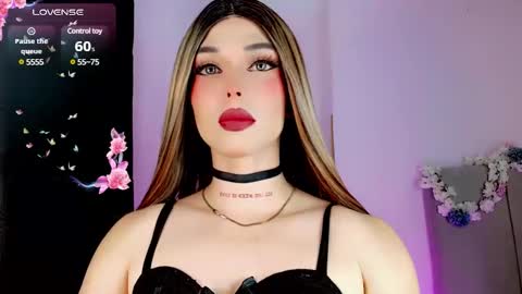 Snapshot of valentinne_marian chatting on March 1, 7:41 am Marian online show from March 1, 7:41 am