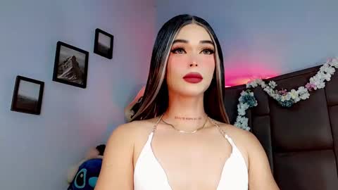 Snapshot of valentinne_marian chatting on September 11, 9:20 am Marian online show from September 11, 9:20 am