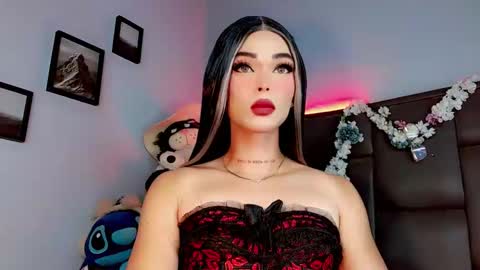 Snapshot of valentinne_marian chatting on September 17, 8:05 am Marian online show from September 17, 8:05 am