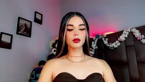 Snapshot of valentinne_marian chatting on September 27, 8:19 am Marian online show from September 27, 8:19 am