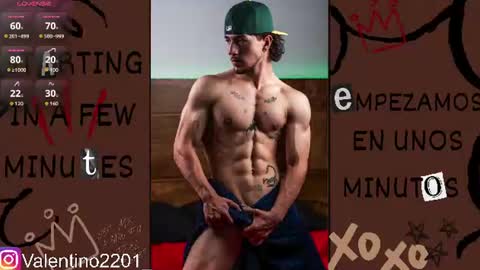 Snapshot of valentino_2201 chatting on August 1, 12:21 am Valentino - 15 OFF valentino2201 online show from August 1, 12:21 am