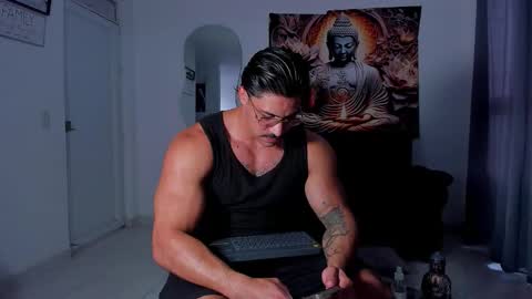    online show from November 4, 8:19 pm