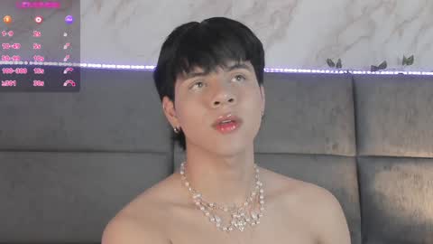 Snapshot of valentino_moon chatting on January 9, 2:22 am valentino moon online show from January 9, 2:22 am