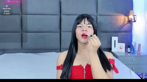 Snapshot of valentino_moon chatting on November 21, 2:32 am valentino moon online show from November 21, 2:32 am