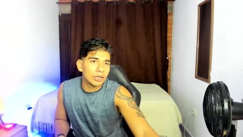 VALENTINO MOURA online show from February 28, 12:09 pm