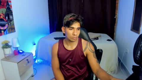 VALENTINO MOURA online show from March 3, 7:06 pm