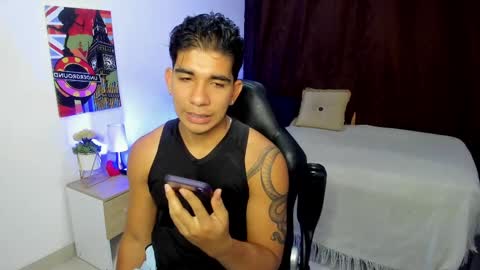 VALENTINO MOURA online show from March 5, 12:11 pm