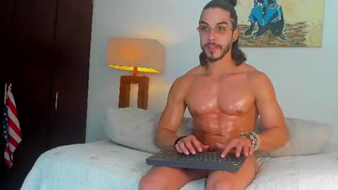 Snapshot of valentinocorleone_ chatting on June 12, 3:55 pm VALENTINO online show from June 12, 3:55 pm