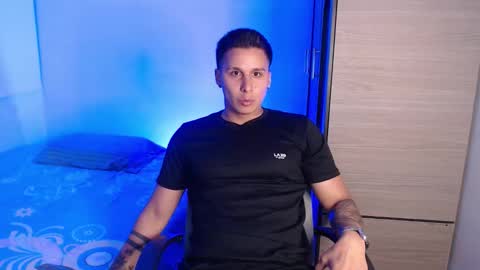 VALENTINO online show from January 6, 11:40 pm