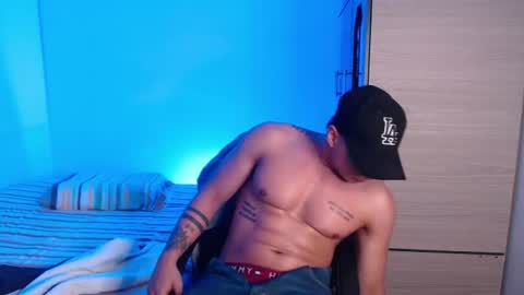 Snapshot of valentinosex_1 chatting on August 3, 11:08 pm VALENTINO online show from August 3, 11:08 pm
