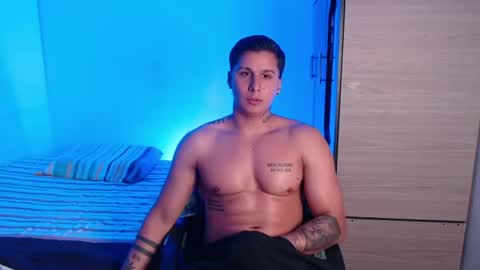 Snapshot of valentinosex_1 chatting on August 9, 9:09 pm VALENTINO online show from August 9, 9:09 pm
