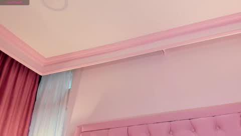 Vale Toro  online show from February 19, 4:00 pm