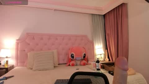 Vale Toro  online show from November 15, 11:07 am