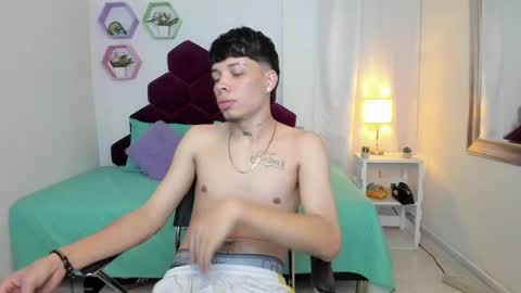 Snapshot of valeperez24 chatting on February 12, 3:29 am Valery And Daniel online show from February 12, 3:29 am