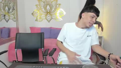 Snapshot of valeperez24 chatting on February 25, 4:03 am Valery And Daniel online show from February 25, 4:03 am