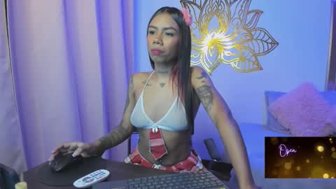 Snapshot of valeperez24 chatting on September 9, 1:27 am Valery And Daniel online show from September 9, 1:27 am