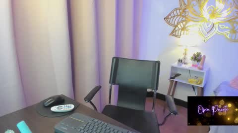 Snapshot of valeperez24 chatting on October 28, 1:09 am Valery And Daniel online show from October 28, 1:09 am