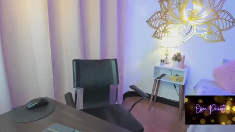 Snapshot of valeperez24 chatting on October 31, 12:33 am Valery And Daniel online show from October 31, 12:33 am