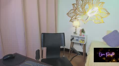 Snapshot of valeperez24 chatting on November 23, 2:00 am Valery And Daniel online show from November 23, 2:00 am