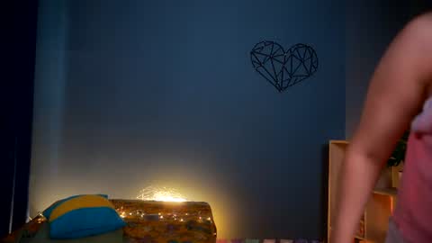 Snapshot of valeri______ chatting on July 7, 6:58 am valeri______ online show from July 7, 6:58 am