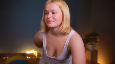 Snapshot of valeri______ chatting on July 12, 8:27 am valeri______ online show from July 12, 8:27 am