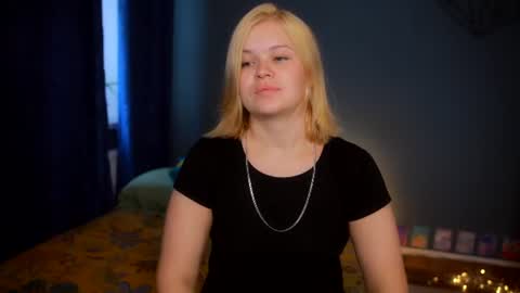 Snapshot of valeri______ chatting on July 22, 7:00 am valeri______ online show from July 22, 7:00 am