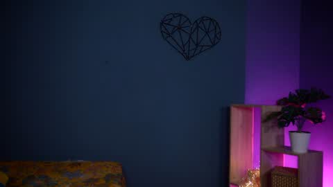 Snapshot of valeri______ chatting on July 23, 7:17 am valeri______ online show from July 23, 7:17 am