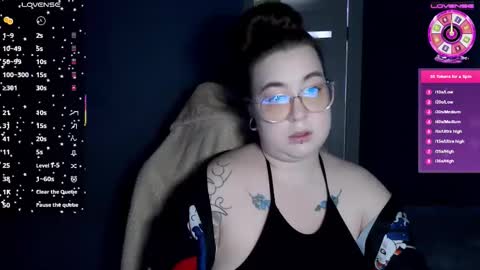 Snapshot of valeri_star chatting on December 17, 10:21 am Valeri online show from December 17, 10:21 am